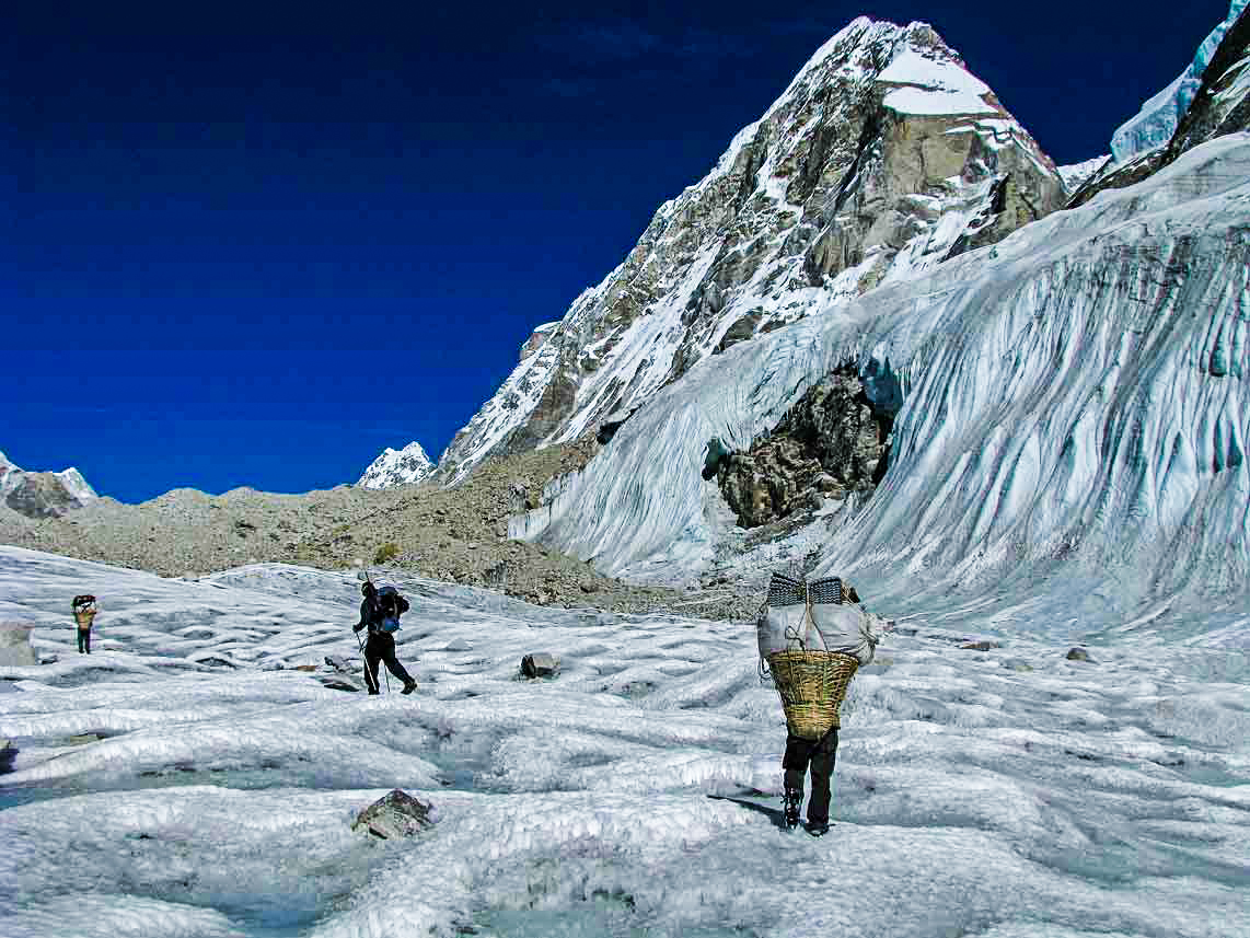 विश्वकै सबैभन्दा लामो पदमार्ग : ग्रेट हिमालय ट्रेल (फाेटाफिचर)