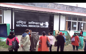 राष्ट्रिय आविष्कार केन्द्रले ५७ जिल्लामा ५ हजार २ सय पीपीई दियो (भिडियो सहित )