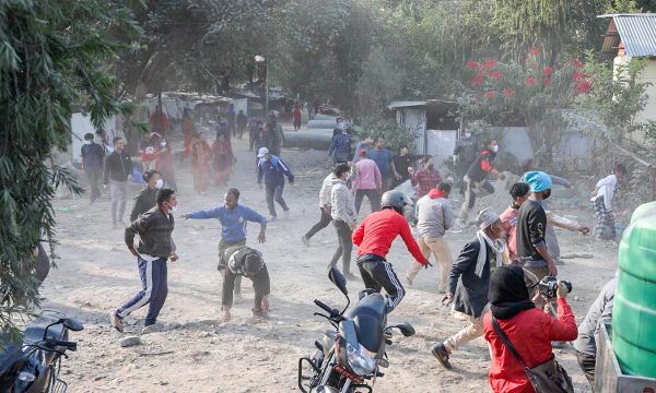 सुकुम्बासी बस्ती खाली गराउन गएका काठमाडौं महानगर प्रहरीमाथि आक्रमण गर्ने ४ जनालाई पक्राउ गर्न प्रशासनको निर्देशन
